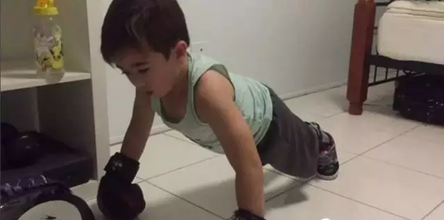 6歲輪椅小子獲獎(jiǎng)無(wú)數(shù)