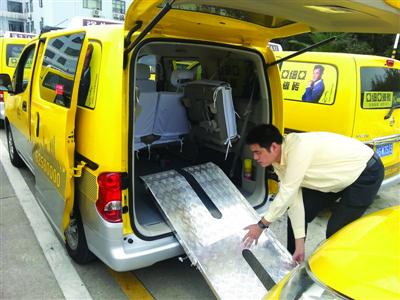滬7人座出租車上路 可輕松安置殘疾人輪椅車,殘疾人打車不再難