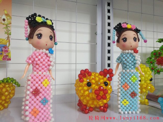 網(wǎng)紅輪椅媽媽的手工作品