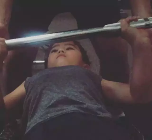 6歲輪椅小子獲獎(jiǎng)無(wú)數(shù)