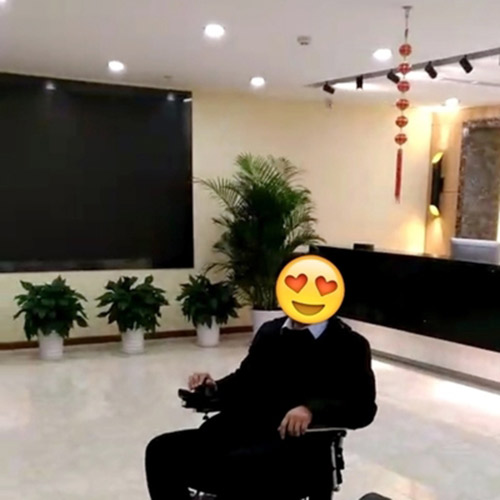 斯維馳電動輪椅怎么樣,安全嗎?好操作嗎?