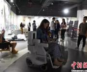 新型偏癱康復(fù)輪椅